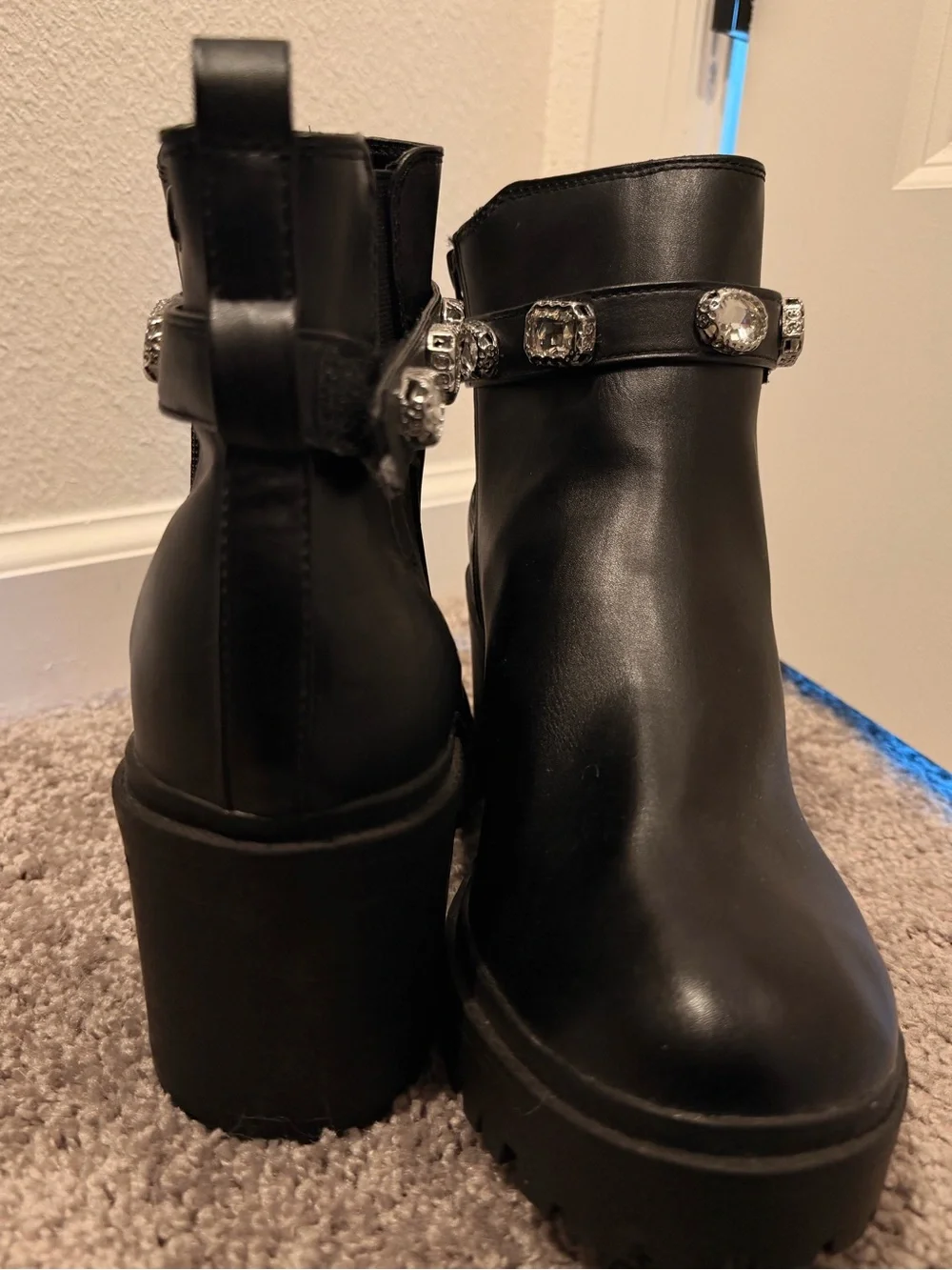 Torrid NEW Never Worn Black Embellished Ankle Boots – Size 11
